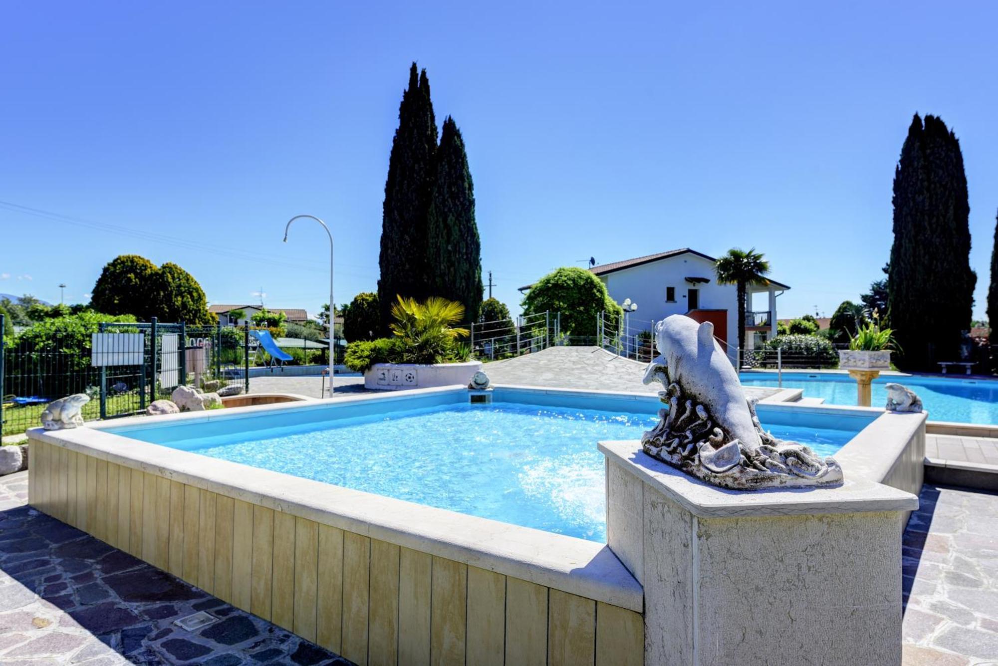 Moniga del Garda Italsol Residence Riai חדר תמונה