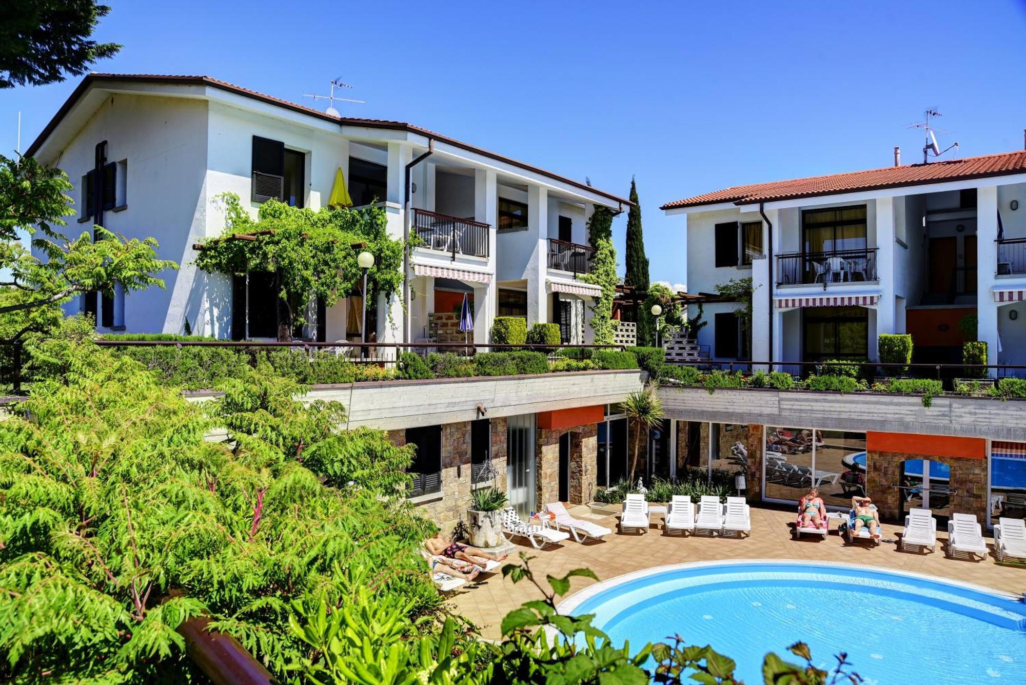 Moniga del Garda Italsol Residence Riai חדר תמונה