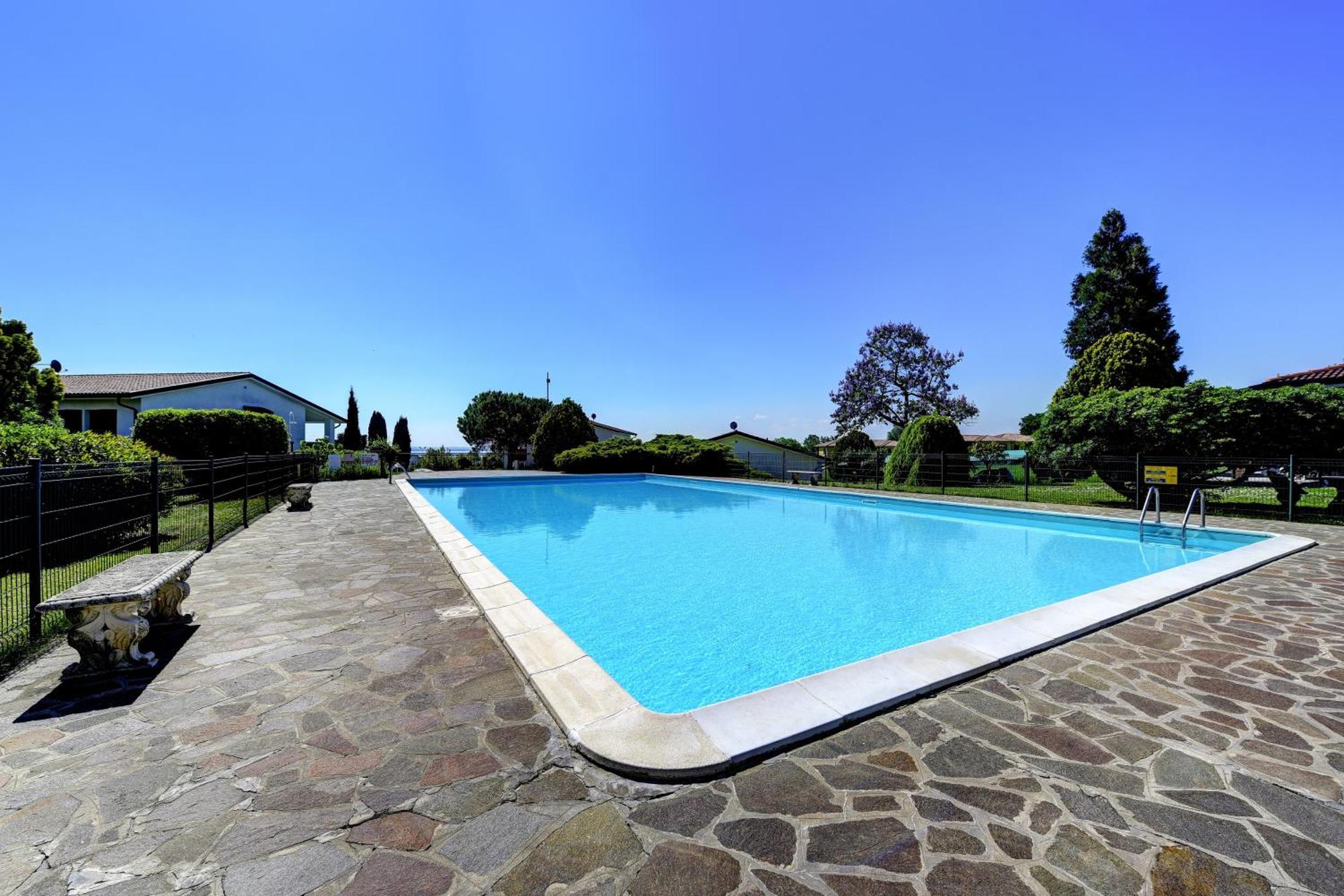 Moniga del Garda Italsol Residence Riai חדר תמונה