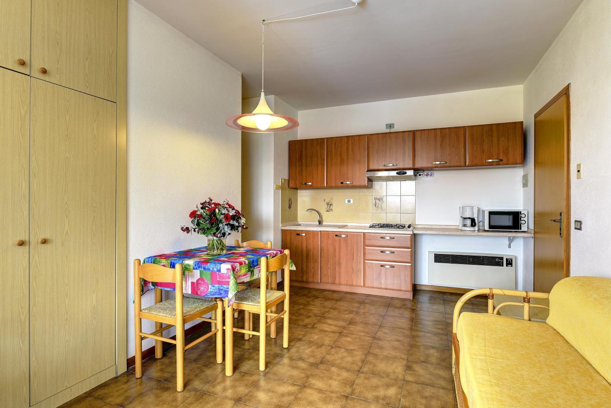 Moniga del Garda Italsol Residence Riai חדר תמונה