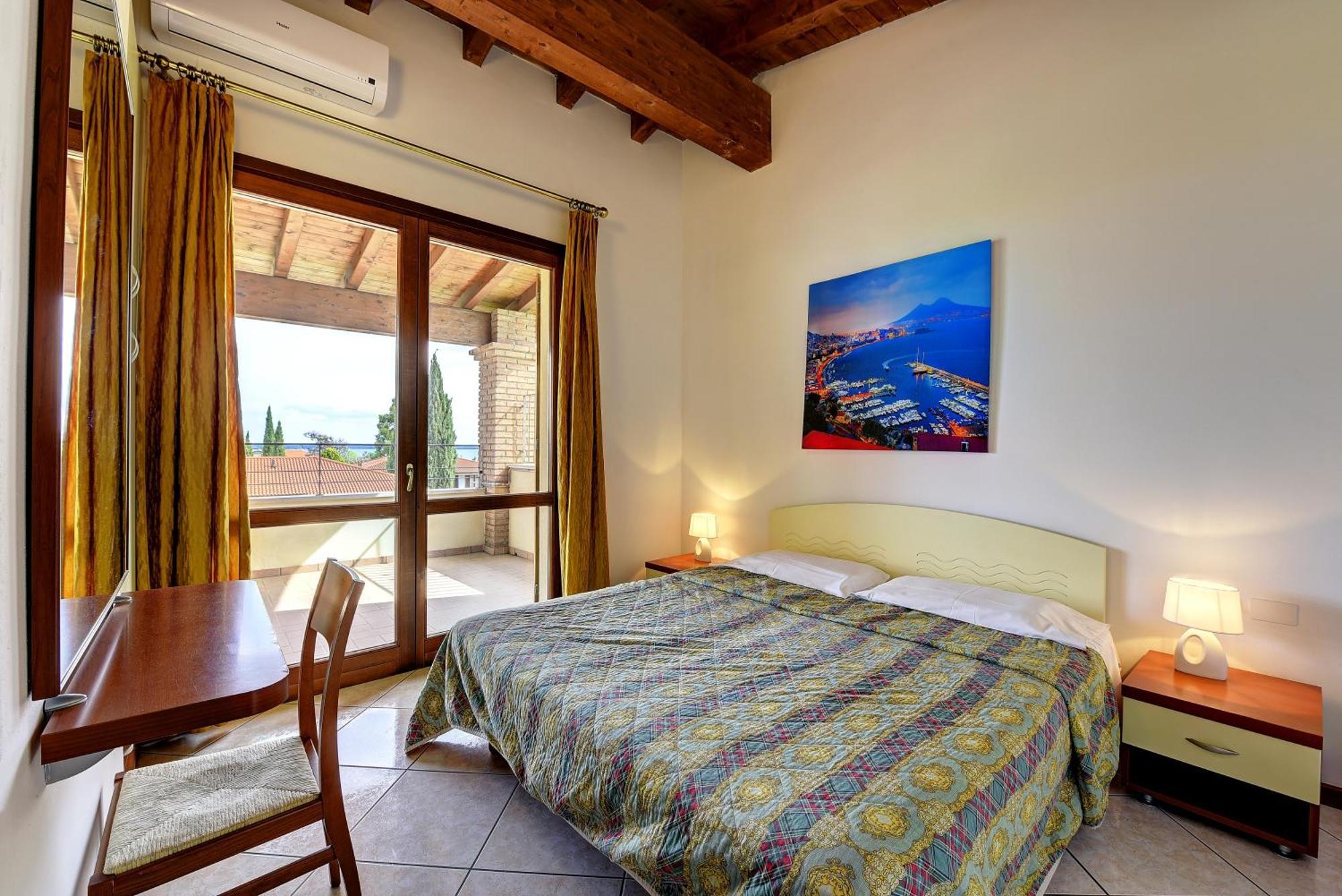 Moniga del Garda Italsol Residence Riai חדר תמונה